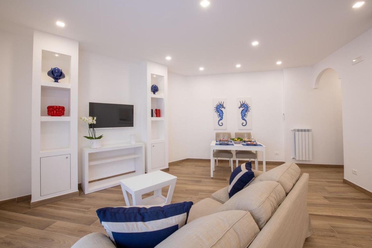 Solymar Due Apartment Sorrento Bagian luar foto