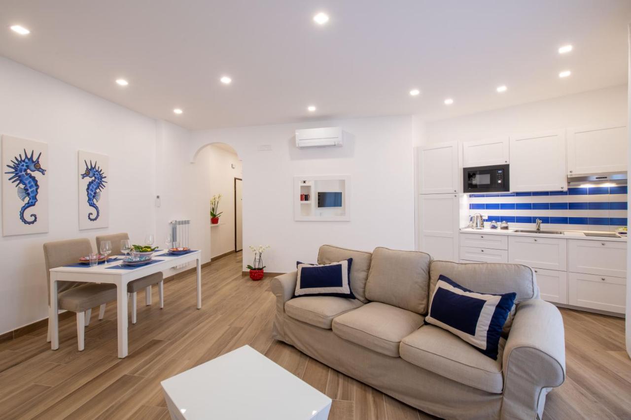 Solymar Due Apartment Sorrento Bagian luar foto
