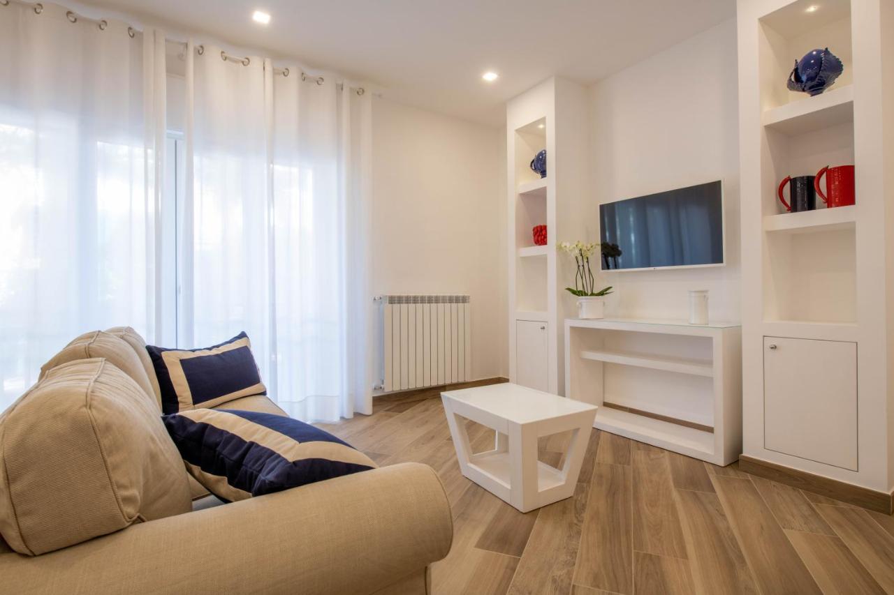 Solymar Due Apartment Sorrento Bagian luar foto