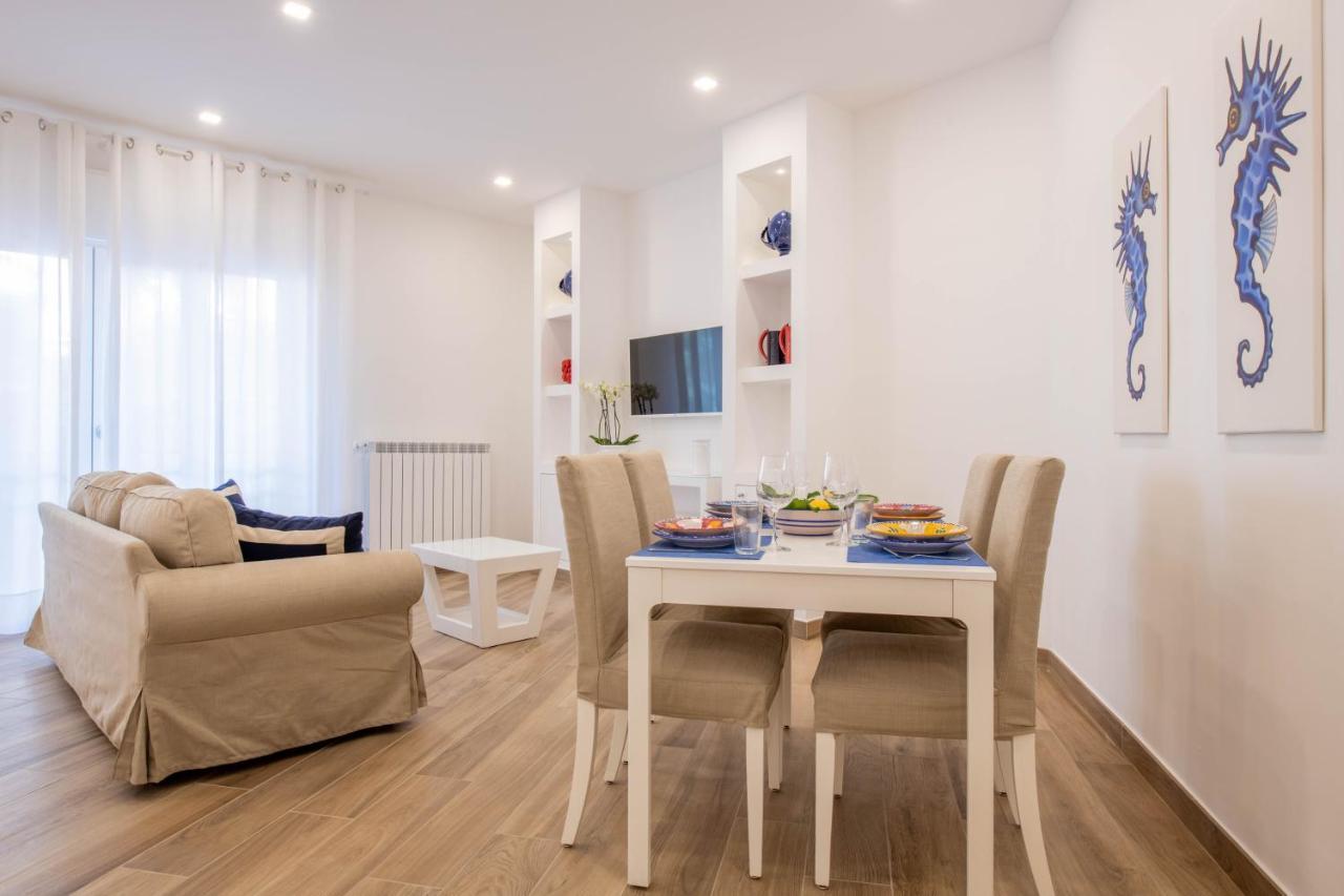 Solymar Due Apartment Sorrento Bagian luar foto