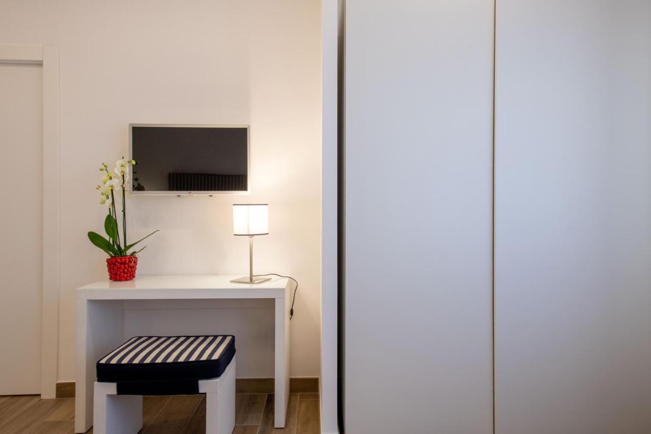 Solymar Due Apartment Sorrento Bagian luar foto