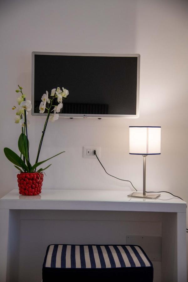 Solymar Due Apartment Sorrento Bagian luar foto