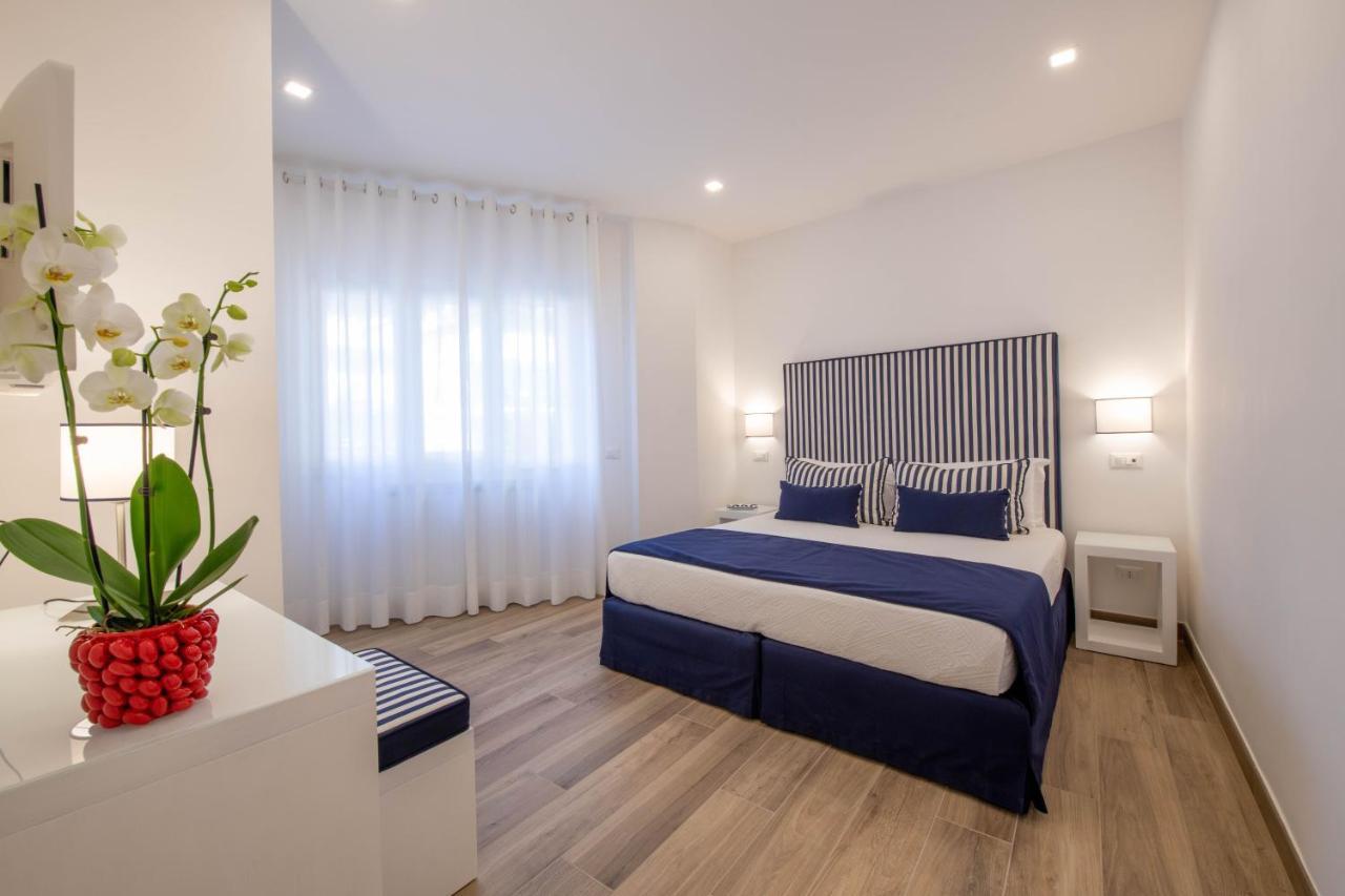 Solymar Due Apartment Sorrento Bagian luar foto